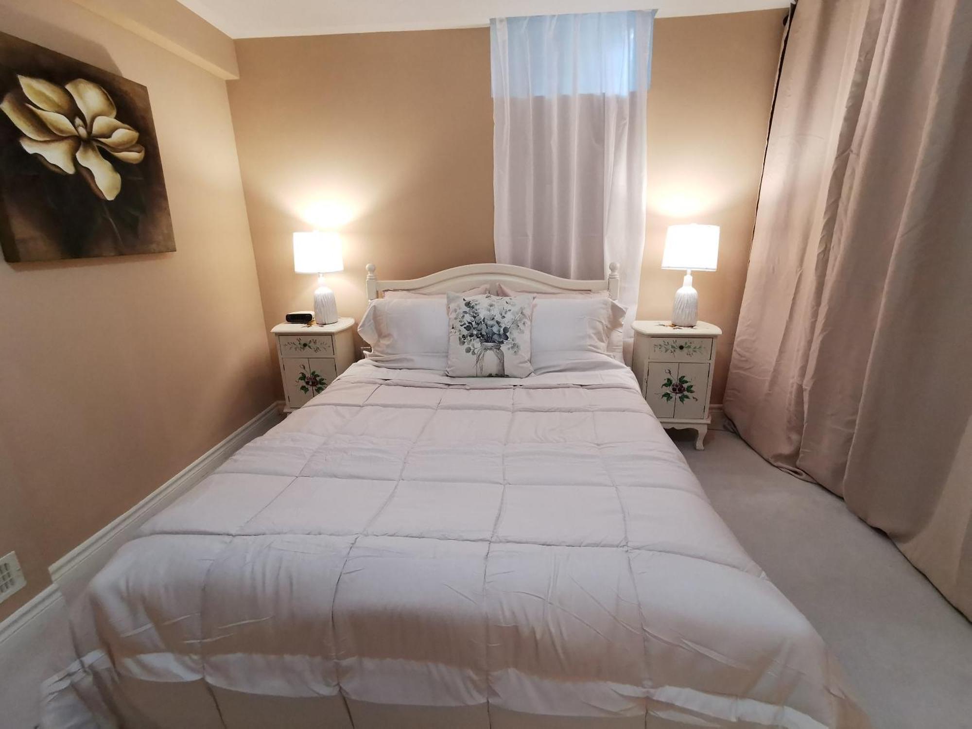 4 Bedroom 3 Washroom Charming Home In Markham With Warm Cozy Vibe Extérieur photo