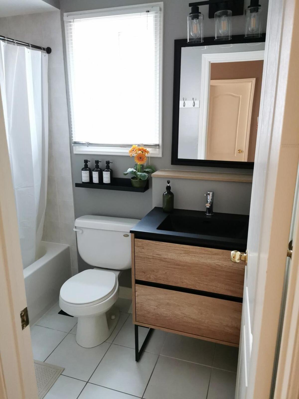 4 Bedroom 3 Washroom Charming Home In Markham With Warm Cozy Vibe Extérieur photo